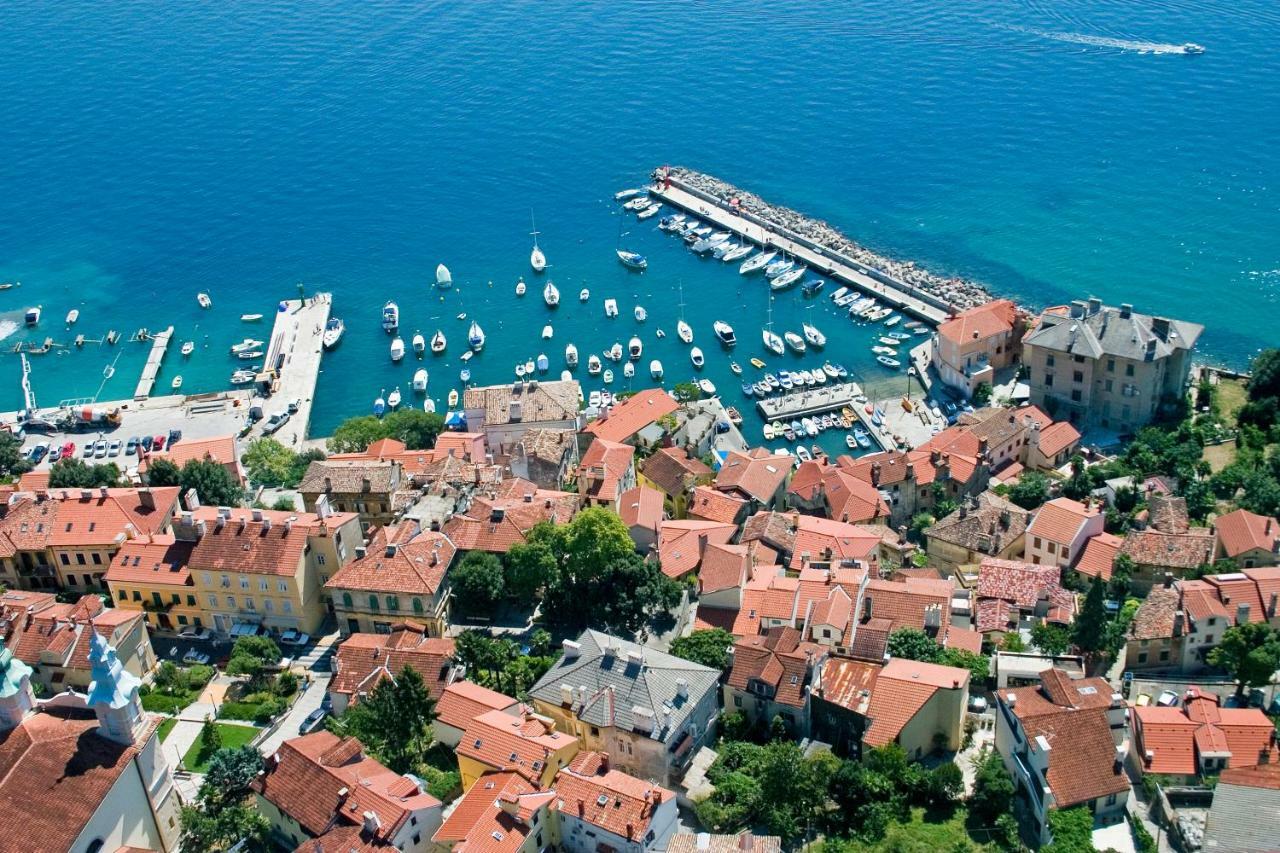 Apartments Anita Near Opatija With Private Parking Matulji Exterior photo